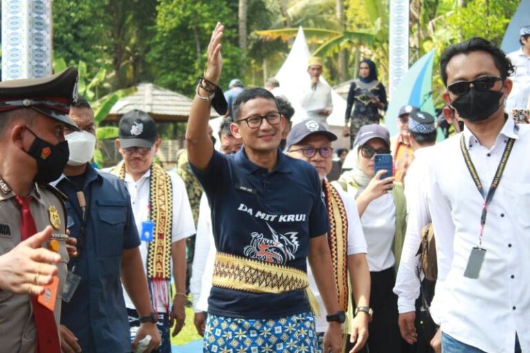 Menparekraf: Mari dukung atlet selancar Indonesia Pada Krui Pro
