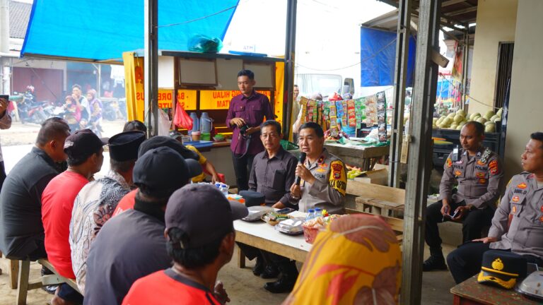 Jaga Stabilitas Bahan Pokok, Wakapolda Lampung Pantau Pasar Jati Mulyo