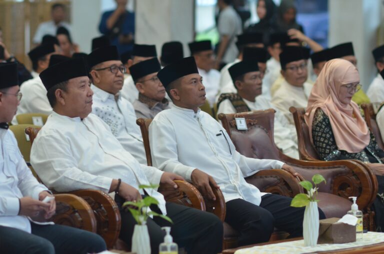 Danrem 043/Gatam Hadiri Peringatan Nuzulul Qur’an Tahun 1445 H Bersama Gubernur dan Forkopimda Provinsi Lampung